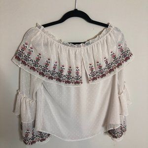 WHBM white off the shoulder embroidery blouse Sz S